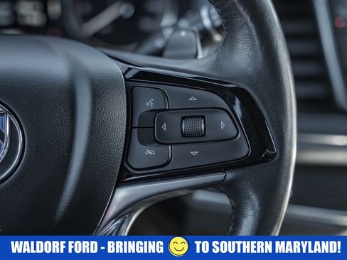 Used 2023 Buick Enclave Essence image 30