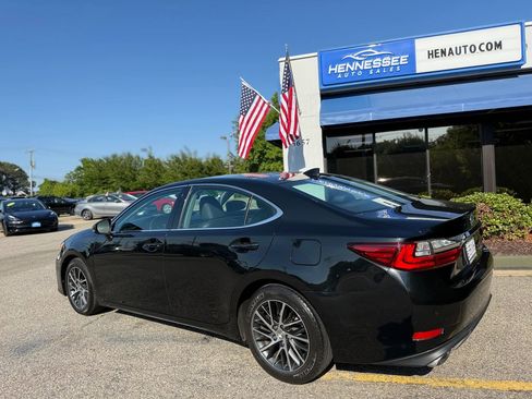 Used 2018 Lexus ES 350 w/ Luxury Package w/Wood Trim FWD image 27