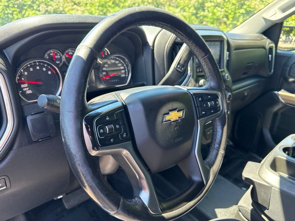 Used 2019 Chevrolet Silverado 1500 LT w/ Convenience Package AWD/4WD image 9