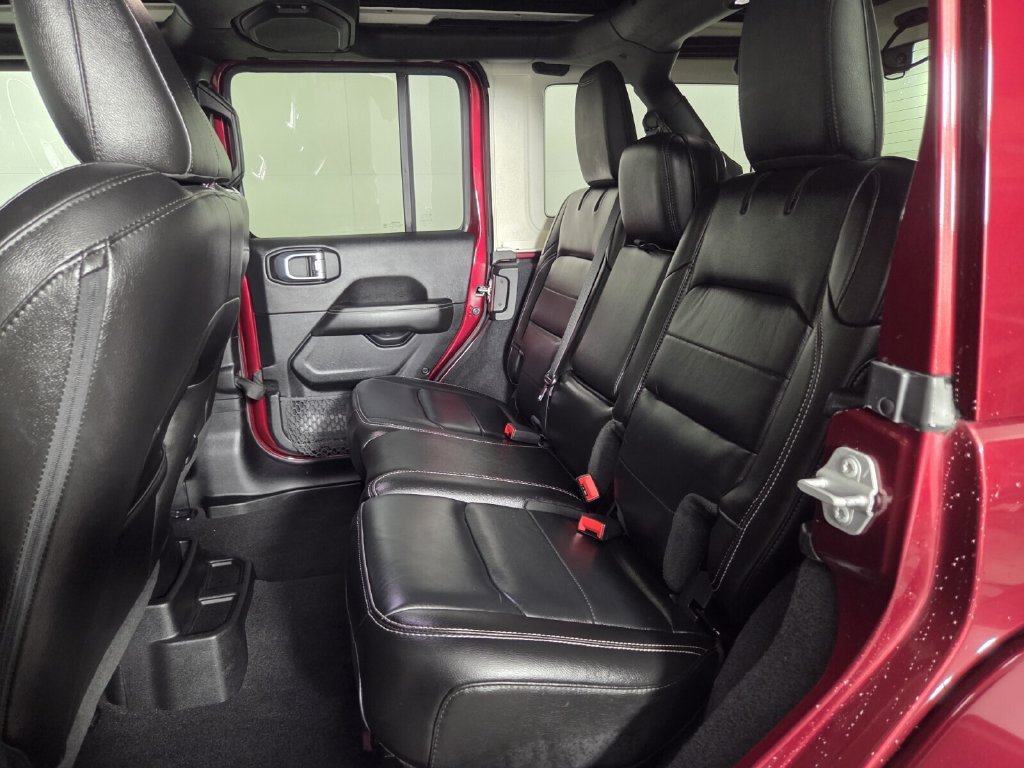 Used 2021 Jeep Wrangler Unlimited Sahara AWD/4WD image 43