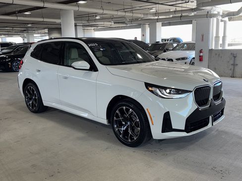 Used 2025 BMW X3 xDrive30i w/ M Sport Package image 2