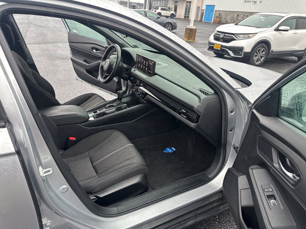 Used 2024 Honda Accord Sport image 13