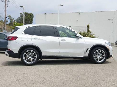Used 2022 BMW X5 xDrive40i w/ Executive Package AWD/4WD image 4