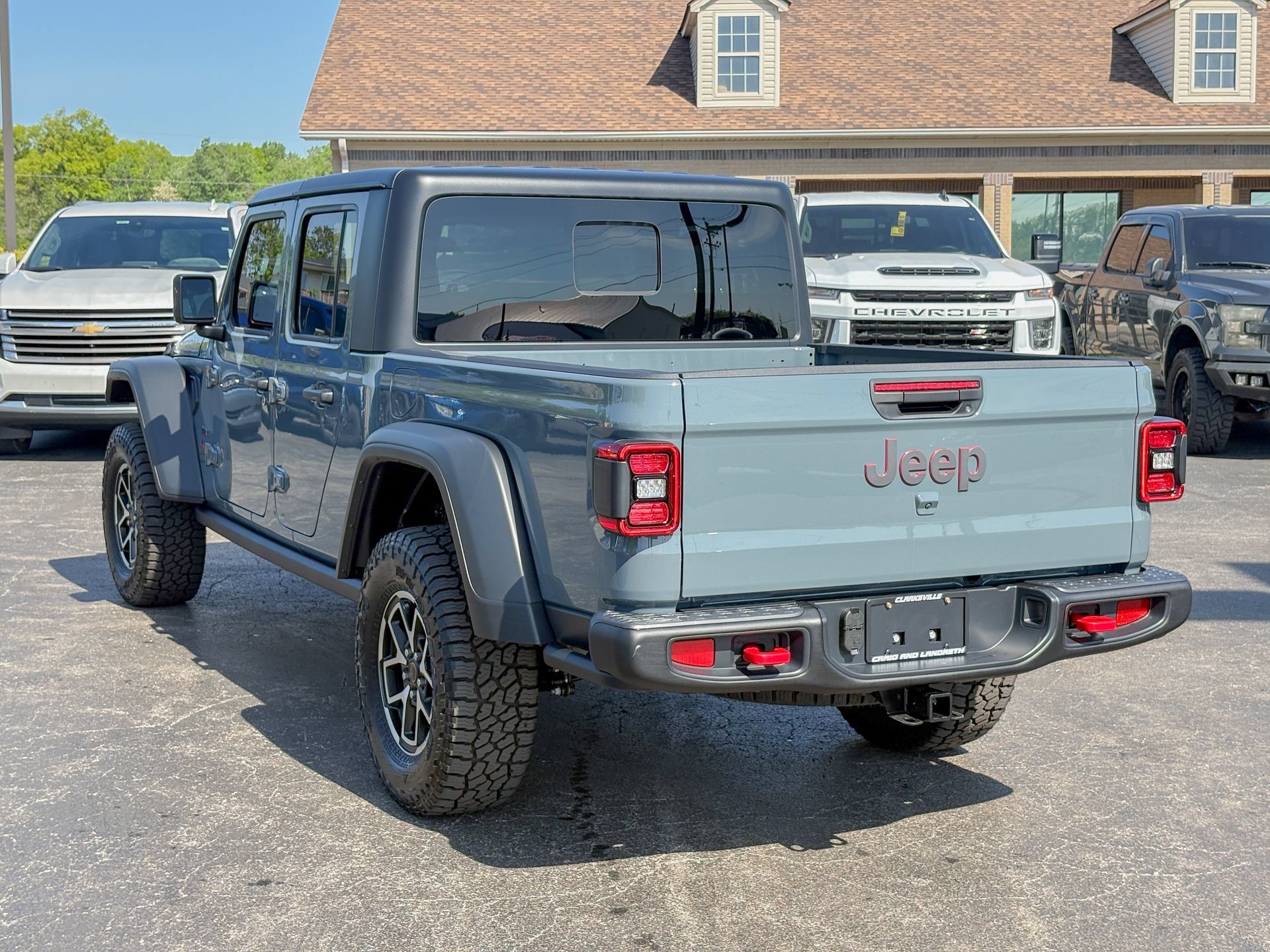 Used 2025 Jeep Gladiator Rubicon w/ Convenience Group AWD/4WD image 12