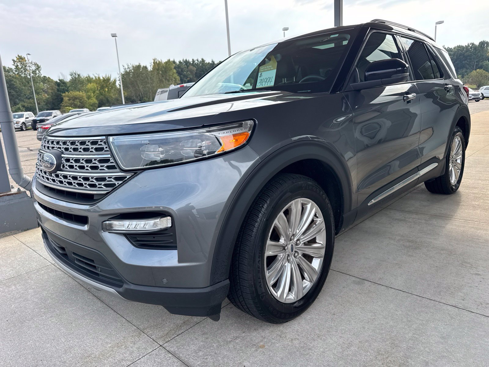 Certified 2024 Ford Explorer Limited w/ Limited Technology Package AWD/4WD image 3