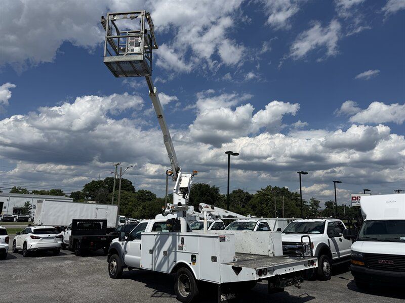 Used 2016 Ford F550 2WD Regular Cab Super Duty image 23