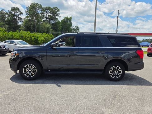 Used 2024 Ford Expedition Max XLT RWD image 2