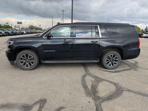Used 2017 Chevrolet Suburban LT AWD/4WD image 7