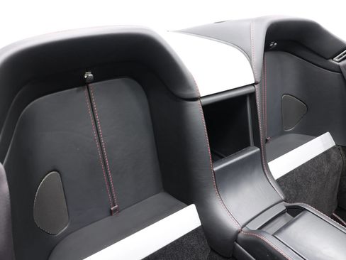 Used 2016 Aston Martin V8 Vantage GT RWD image 57