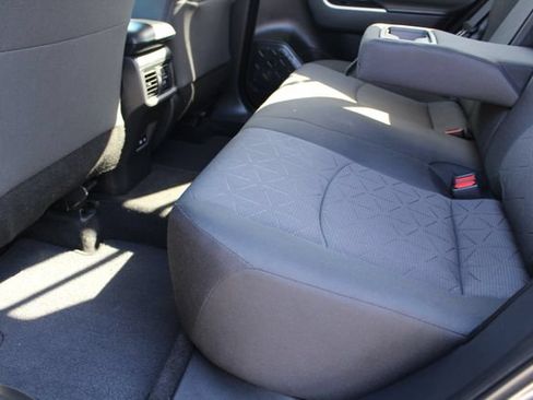 Certified 2022 Toyota RAV4 XLE FWD image 31