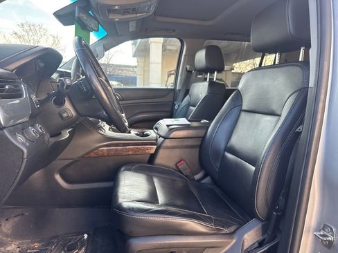 Used 2020 Chevrolet Suburban LT w/ Luxury Package image 10