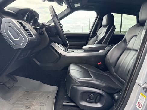 Used 2016 Land Rover Range Rover Sport SE image 6