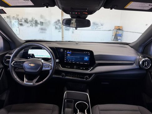 Used 2025 Chevrolet Equinox LT image 32