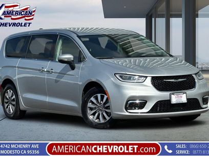 Used 2023 Chrysler Pacifica Touring-L