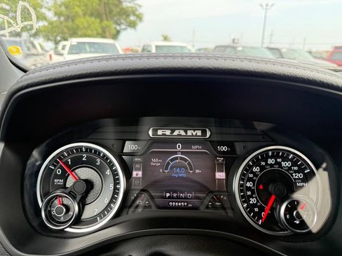 Used 2024 RAM 1500 Laramie AWD/4WD image 15