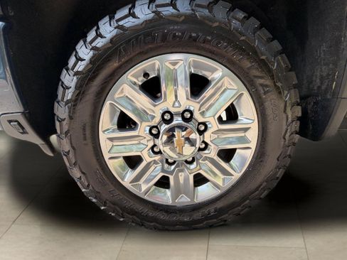 Used 2024 Chevrolet Silverado 2500 High Country w/ High Country Premium Package AWD/4WD image 19