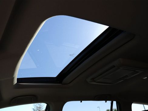 Used 2017 Honda Pilot Touring image 29