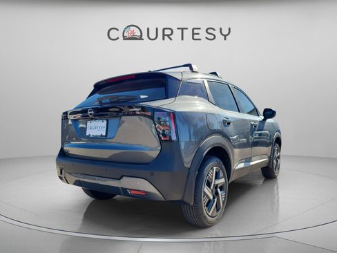 New 2026 Nissan Kicks SV image 4