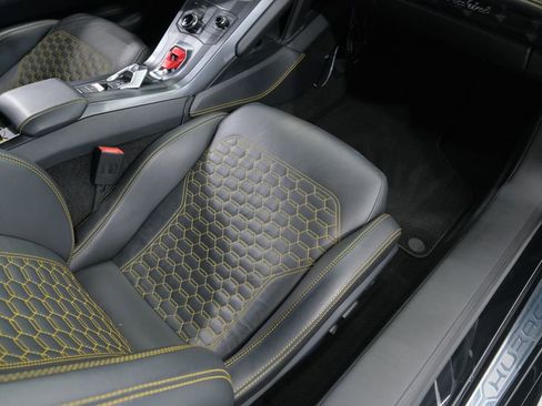 Used 2019 Lamborghini Huracan LP 580-2 image 29