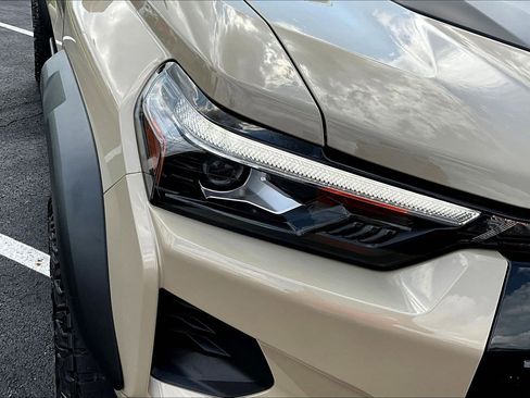 Used 2024 Chevrolet Colorado ZR2 w/ Technology Package image 32