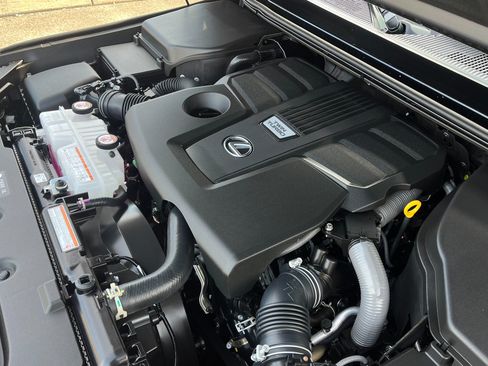 Used 2025 Lexus GX 550 w/ Accessory Package (2T) AWD/4WD image 46