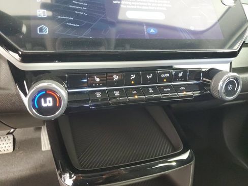 New 2027 Chevrolet Bolt LT w/ Comfort Package FWD image 18