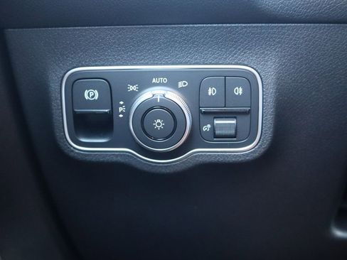 New 2026 Mercedes-Benz GLB 250 4MATIC image 23