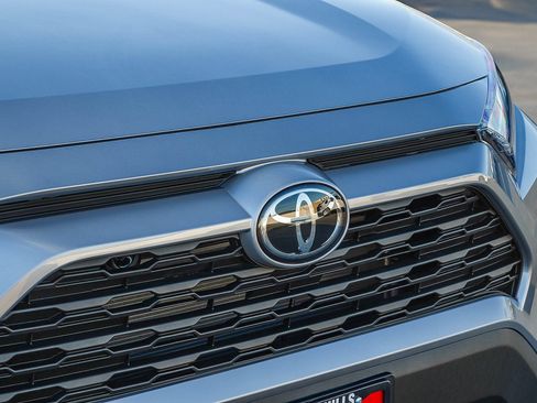 New 2025 Toyota RAV4 XLE image 10