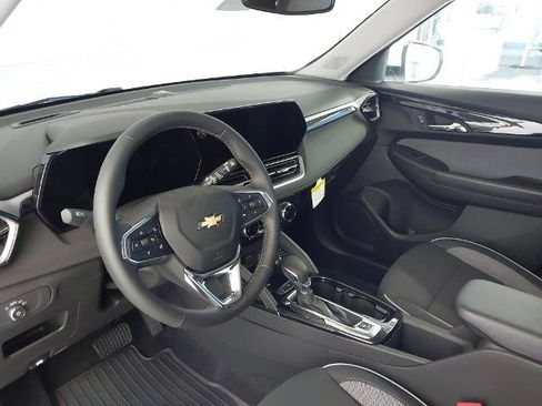New 2026 Chevrolet TrailBlazer LT w/ Convenience Package FWD image 2