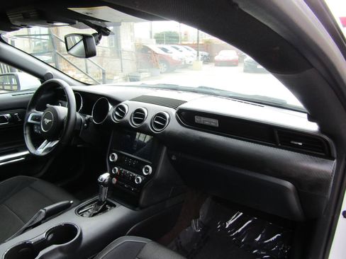 Used 2015 Ford Mustang Coupe w/ Equipment Group 051A RWD image 10