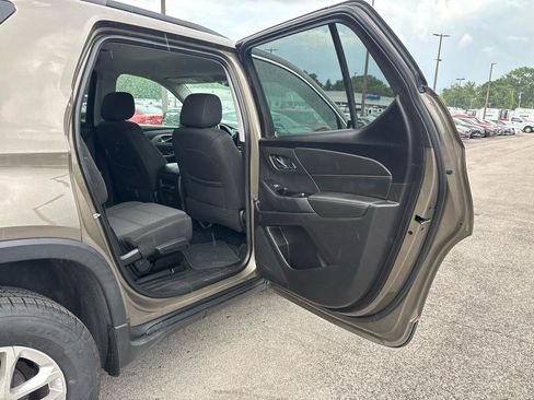 Used 2020 Chevrolet Traverse LT FWD image 11