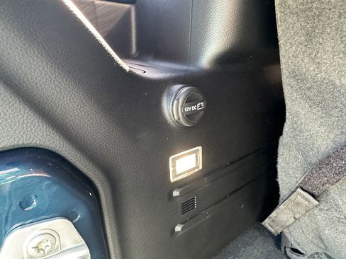 Used 2025 Jeep Wrangler Sport image 27