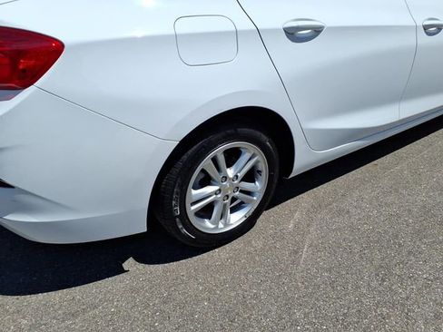 Used 2016 Chevrolet Cruze LT FWD image 8