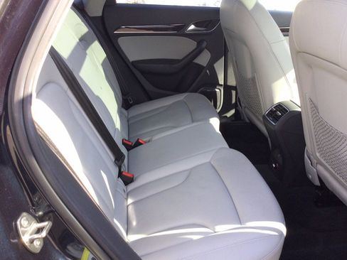 Used 2015 Audi Q3 2.0T Prestige w/ Prestige Package image 16