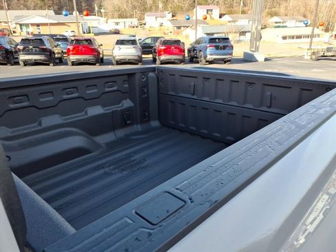 New 2026 GMC Canyon Elevation w/ Convenience Package image 14