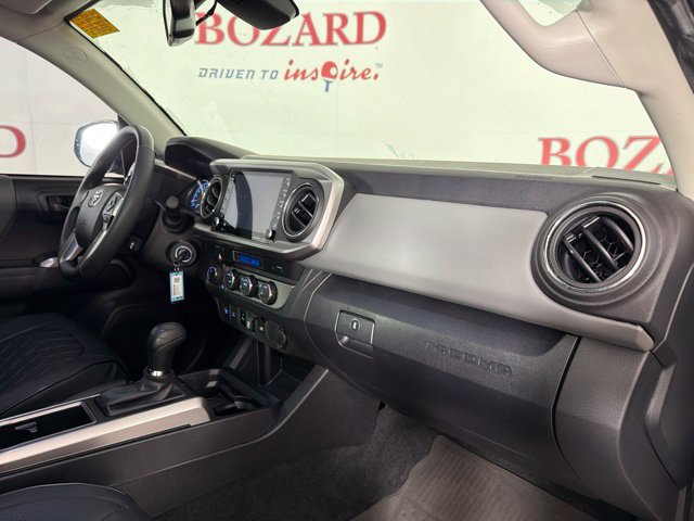 Used 2022 Toyota Tacoma SR5 AWD/4WD image 33