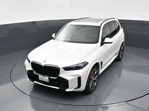 Used 2026 BMW X5 xDrive50e w/ M Sport Package AWD/4WD image 17