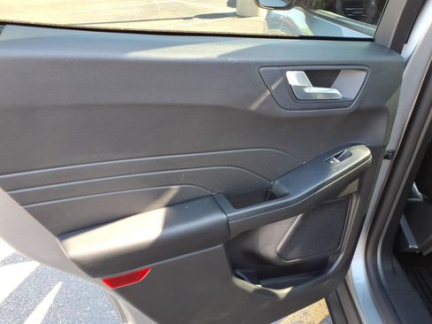Used 2024 Ford Escape ST-Line w/ Tech Pack #1 AWD/4WD image 9