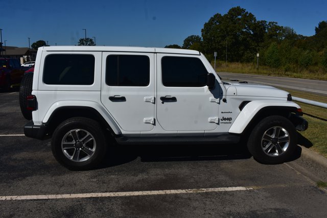 Used 2018 Jeep Wrangler Unlimited Sahara AWD/4WD image 3