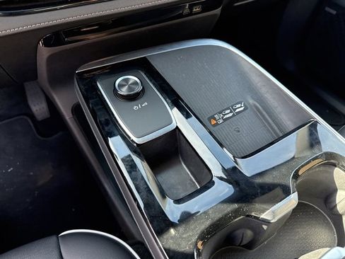 Used 2025 Buick Enclave Preferred image 9