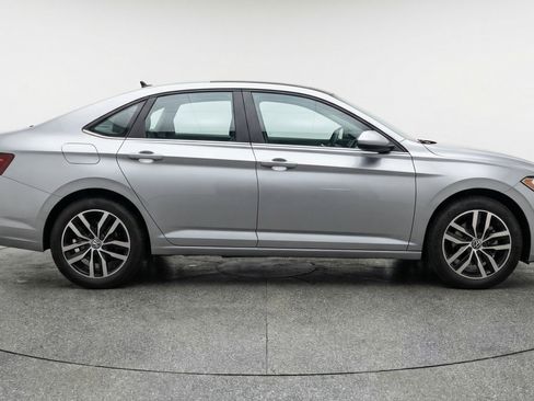 Used 2025 Volkswagen Jetta SE FWD image 11