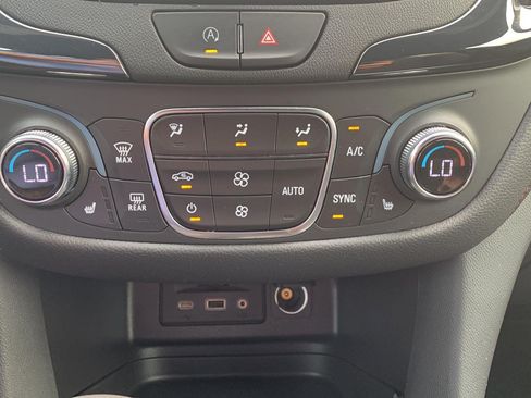 Certified 2023 Chevrolet Equinox RS AWD/4WD image 15