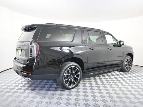 New 2026 Chevrolet Suburban RST w/ Comfort Package AWD/4WD image 6