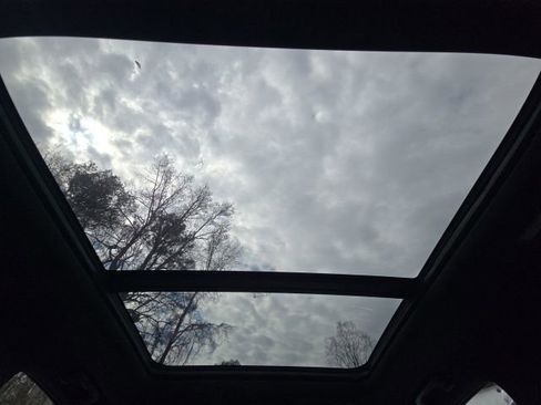 Used 2022 GMC Yukon XL Denali image 49