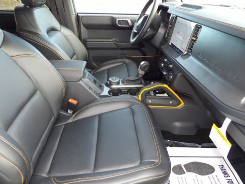 New 2024 Ford Bronco Badlands image 13