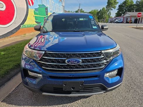 Used 2020 Ford Explorer XLT w/ Equipment Group 202A AWD/4WD image 11