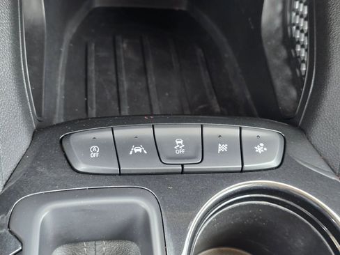 Used 2023 Chevrolet TrailBlazer LT FWD image 21