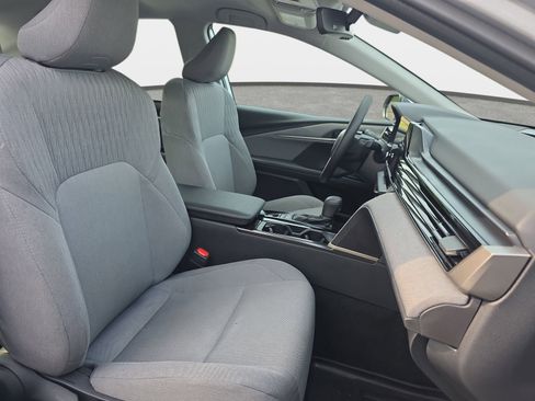 Used 2026 Toyota Camry LE w/ Convenience Package FWD image 10