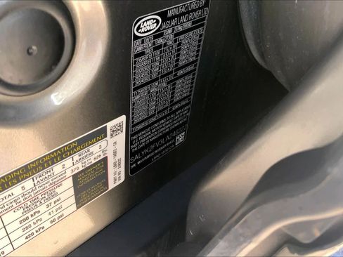 Used 2020 Land Rover Range Rover Velar R-Dynamic S image 34