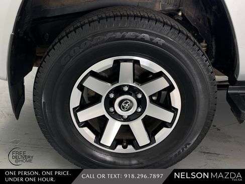 Used 2022 Toyota 4Runner TRD Off-Road image 13